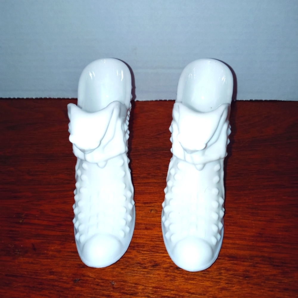 Vintage Fenton Milk Glass Hobnail Shoe Slipper Cat Head Figurine